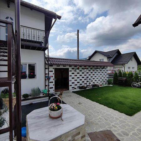 Vizuina Lupului Hotel Gura Humorului Bagian luar foto