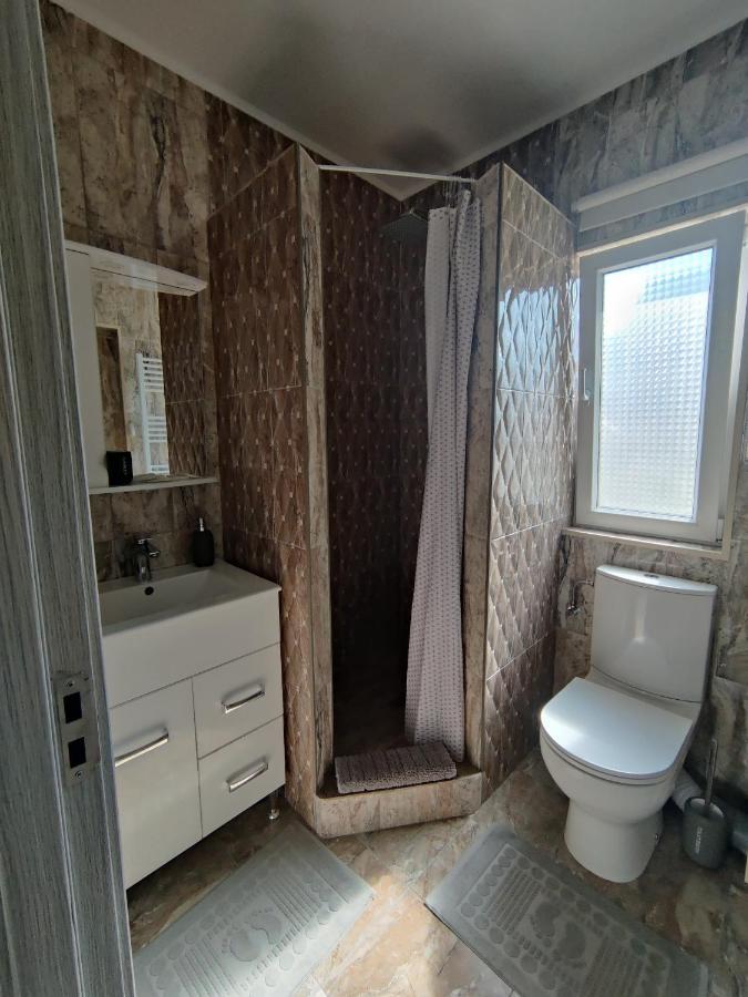 Vizuina Lupului Hotel Gura Humorului Bagian luar foto