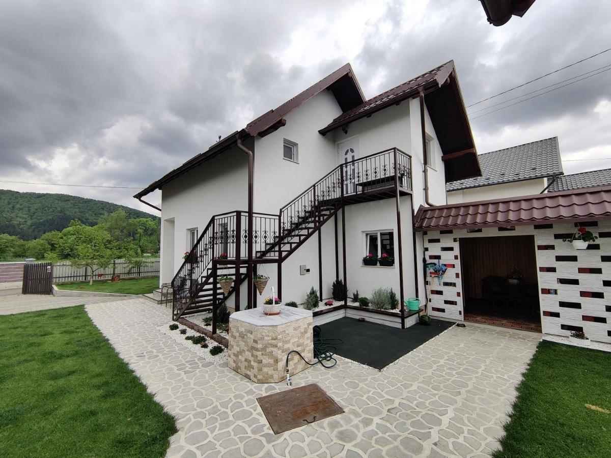 Vizuina Lupului Hotel Gura Humorului Bagian luar foto